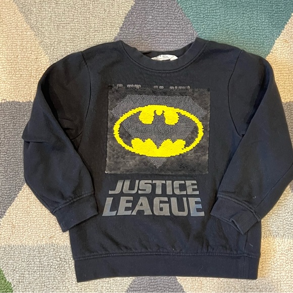 Boys size 6 Reversible Supermario Batman and Superman outfit - Picture 4 of 8